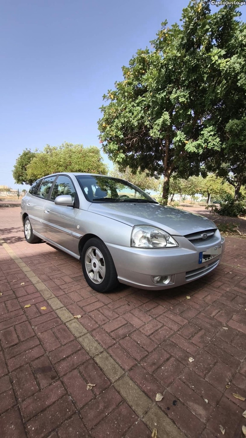 Kia Rio 1.4 gasolina — fotografia 4