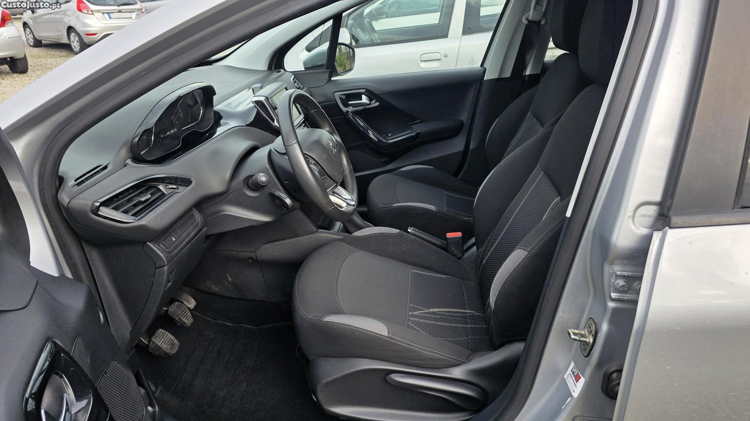 Peugeot 208 1.0 VTi 68cv — fotografia 7