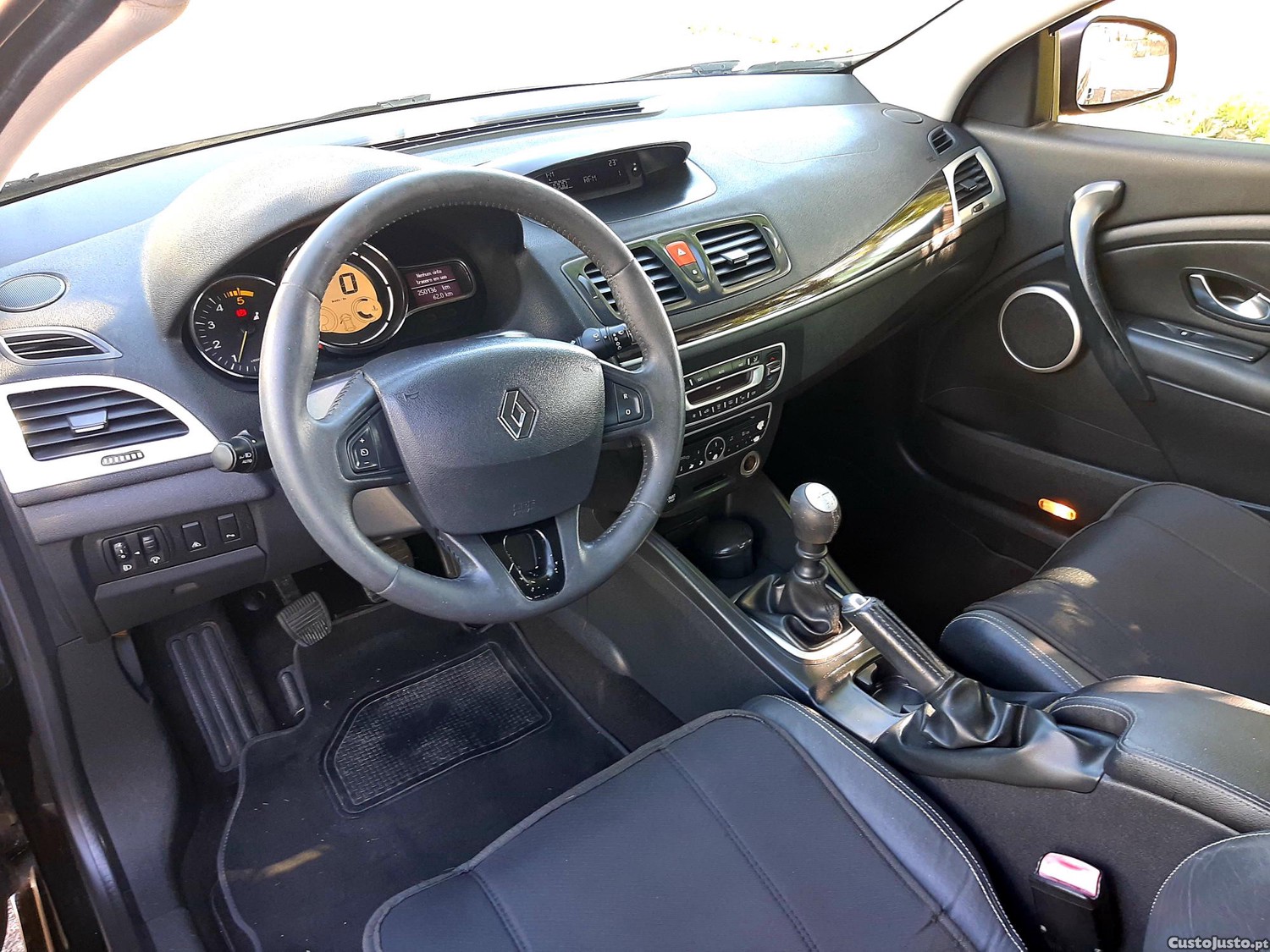 Renault Mégane Coupe 1.5 Diesel 110cv - 10 — photo 3