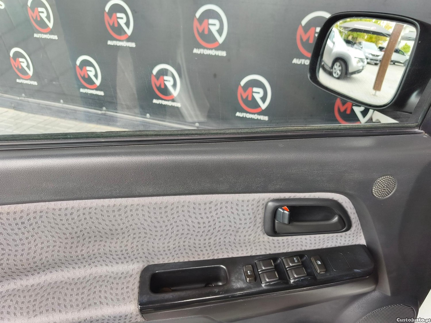 Isuzu D-Max 2.5 DTi CD 2WD LS CM — fotografia 14