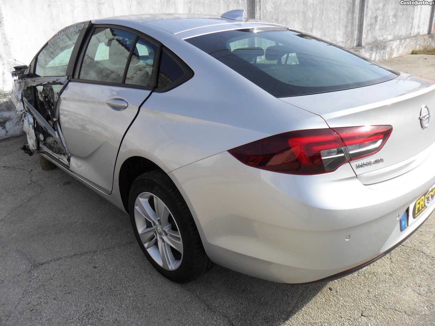 Opel Insignia 1.6 ECOTEC D 110CV - 18 foto 4