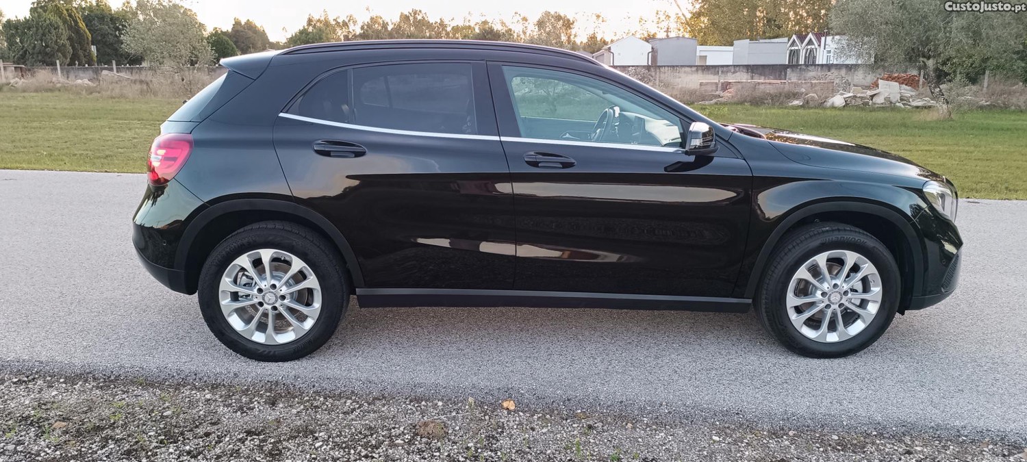 Mercedes-Benz GLA 180 Urban- Excelente estado - 17 — photo 5