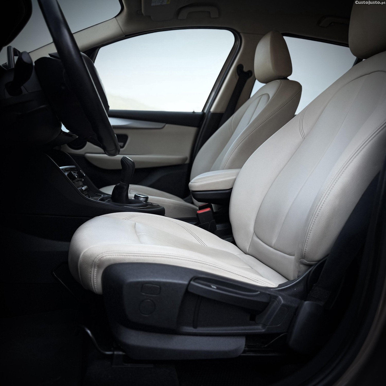BMW 216 Gran Tourer 7L Line Luxury — fotografia 7