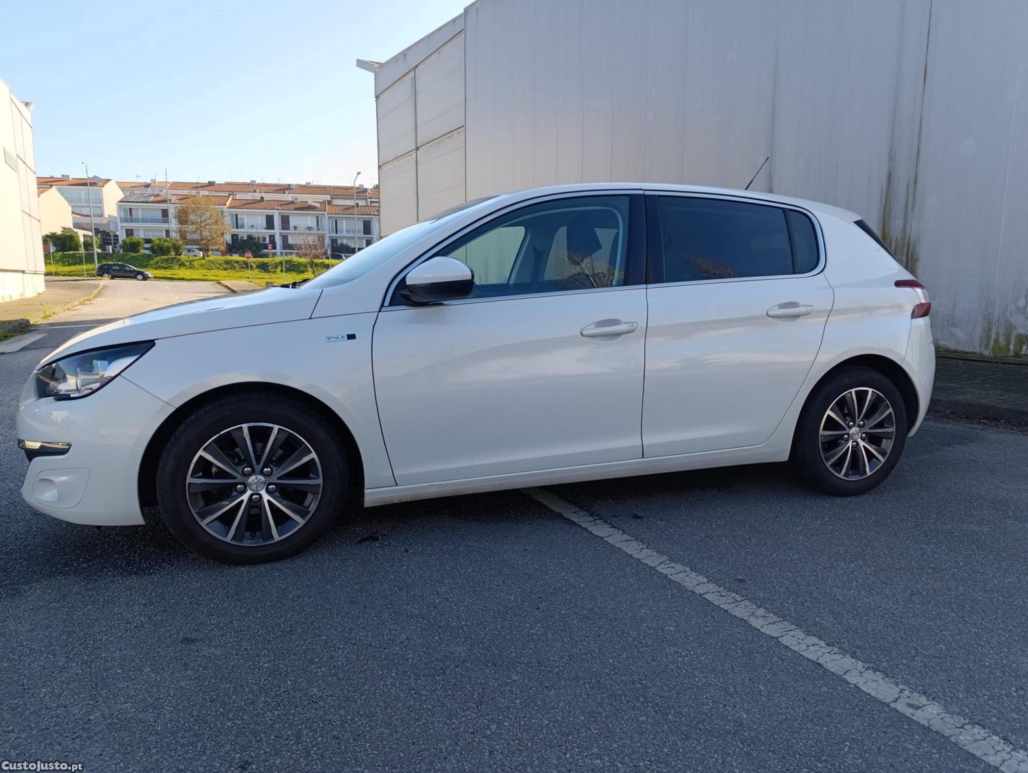 Peugeot 308 1.2 PureTech — photo 2