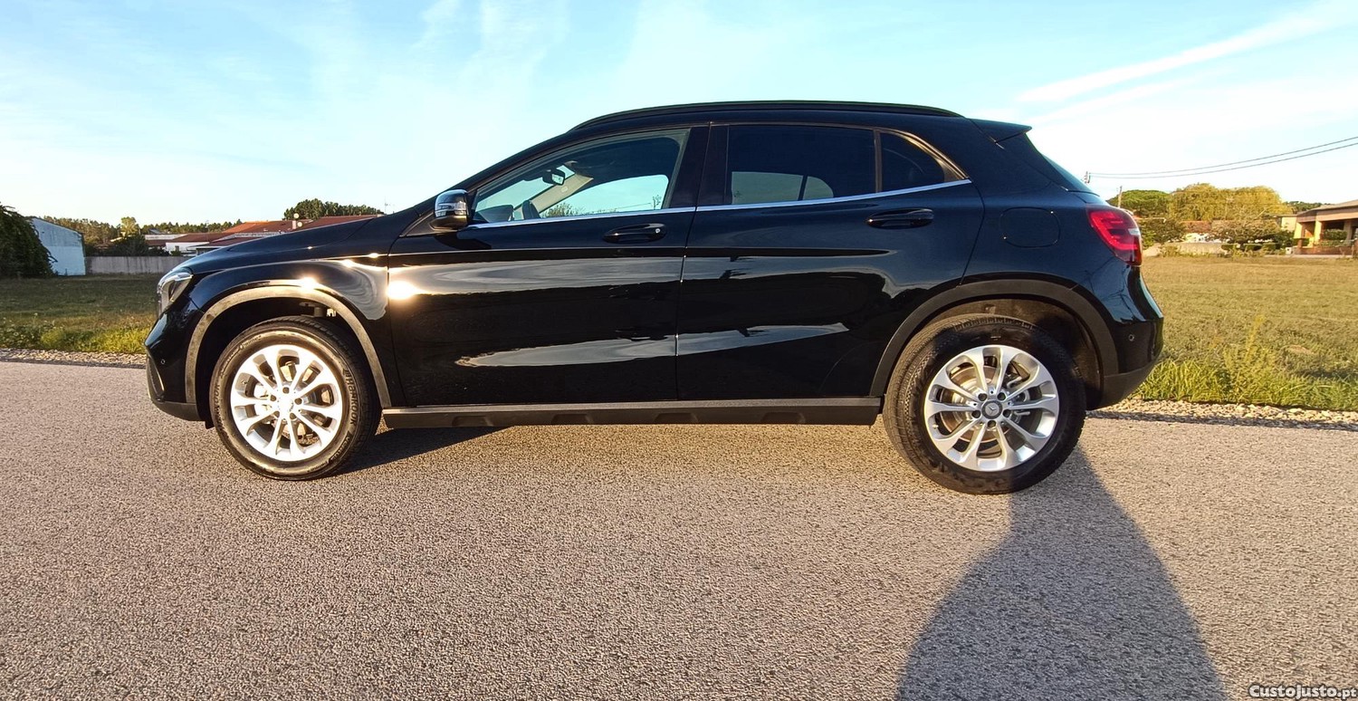 Mercedes-Benz GLA 180 Urban- Excelente estado - 17 — photo 4