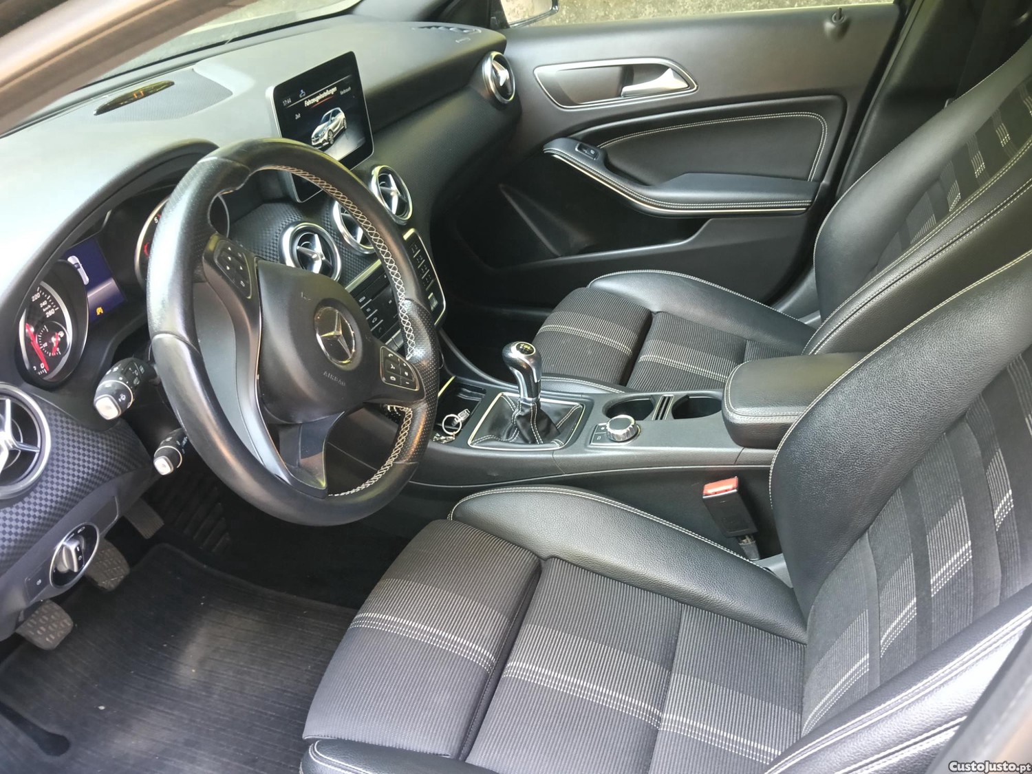 Mercedes-Benz A 180 Urban — fotografia 8
