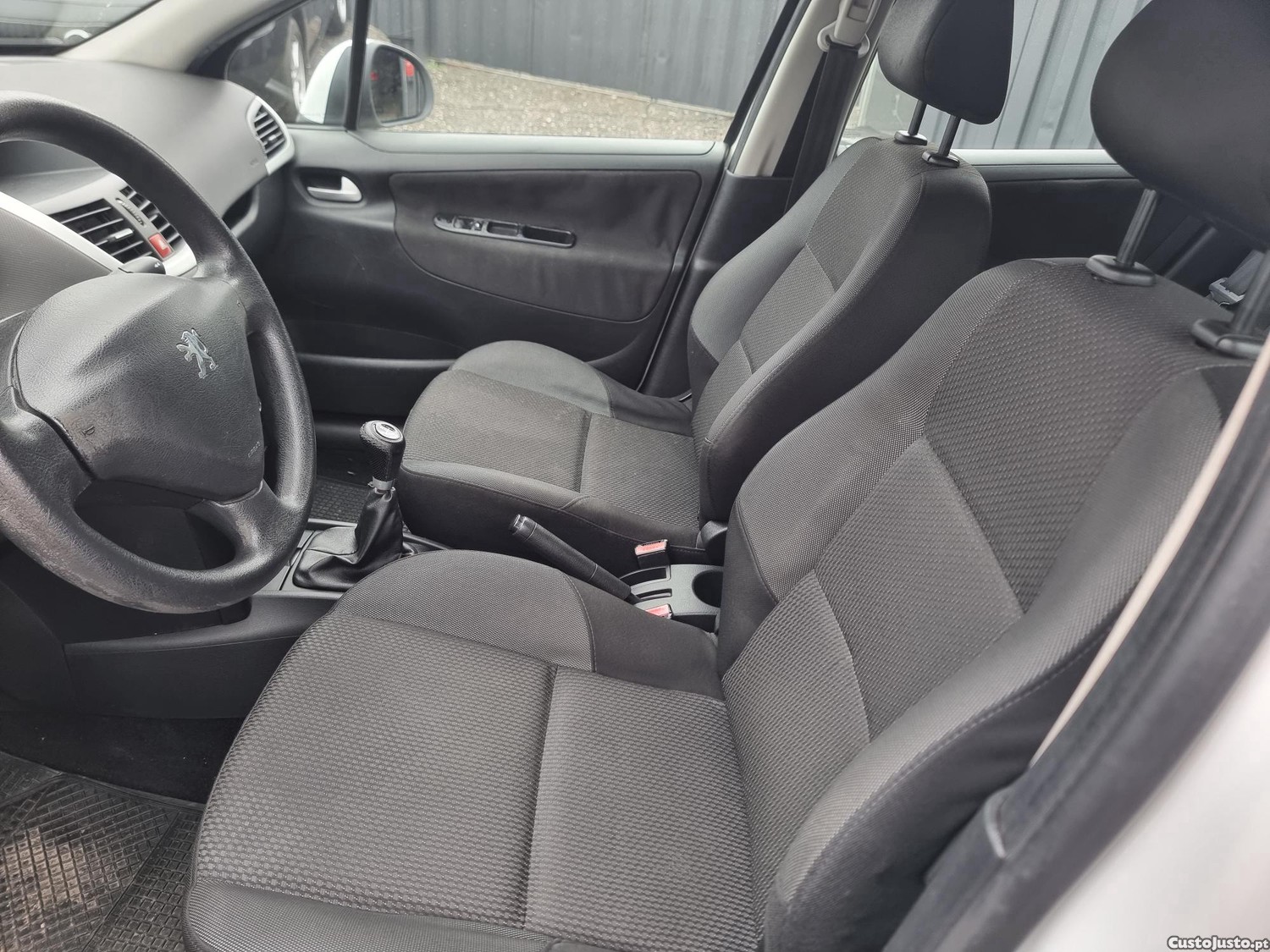 Peugeot 207 1.6 HDI — fotografia 13