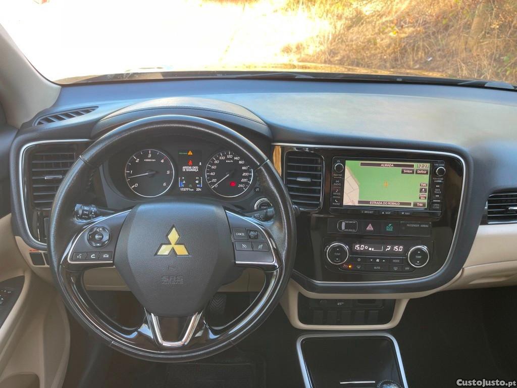 Mitsubishi Outlander 2.2 DI-D Instyle 7 Lugares - 17 — photo 5