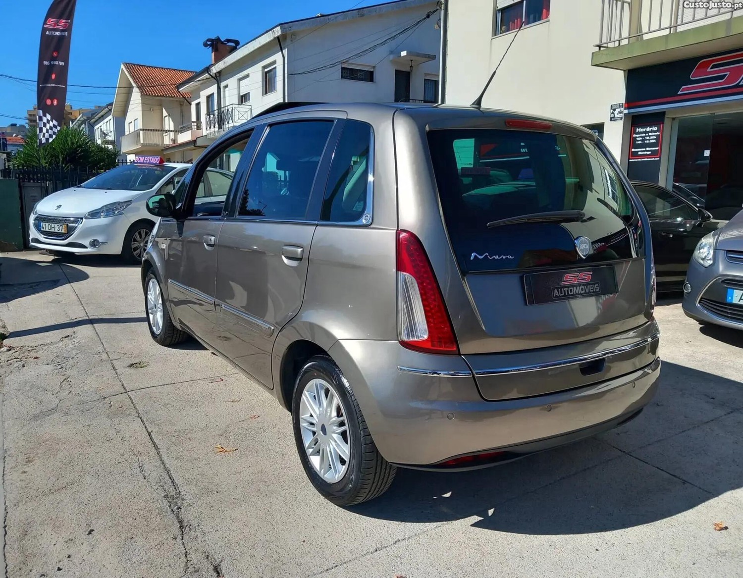 Lancia Musa 1.3 16V M-jet Platino S&S - 11 — photo 5
