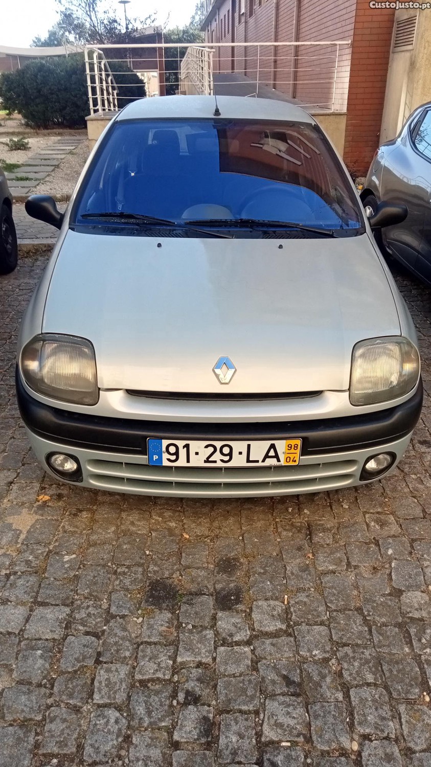 Renault Clio Clio 1.2 - 98 — photo 4