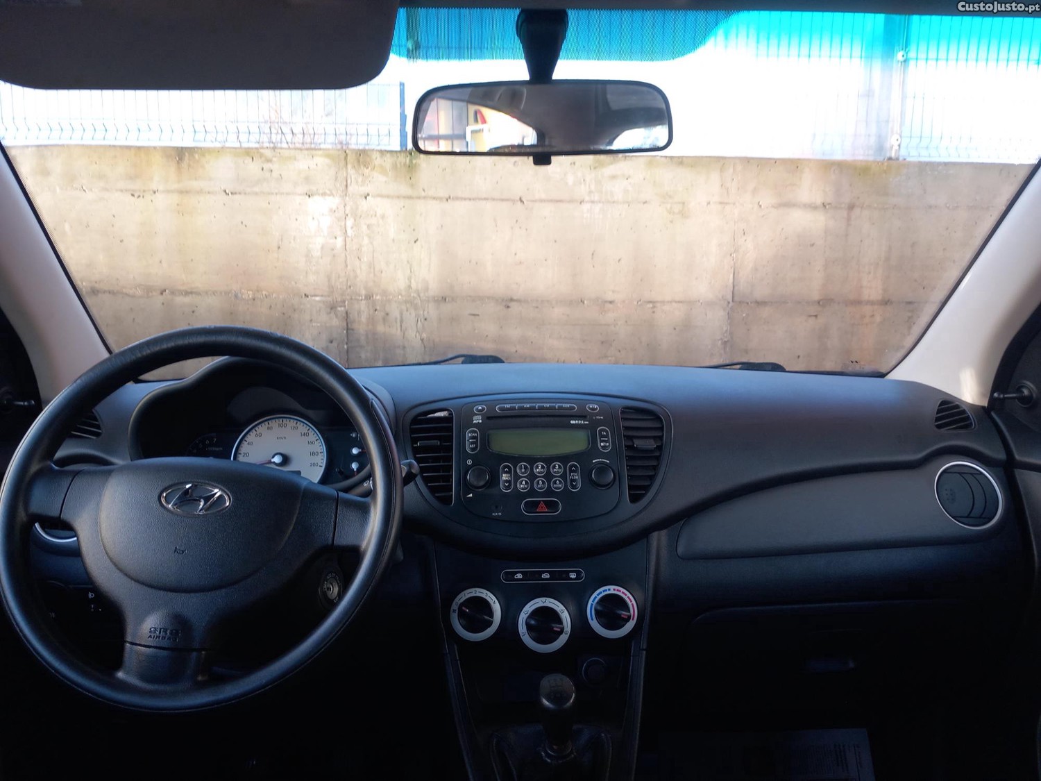 Hyundai i10 citadino — fotografia 3