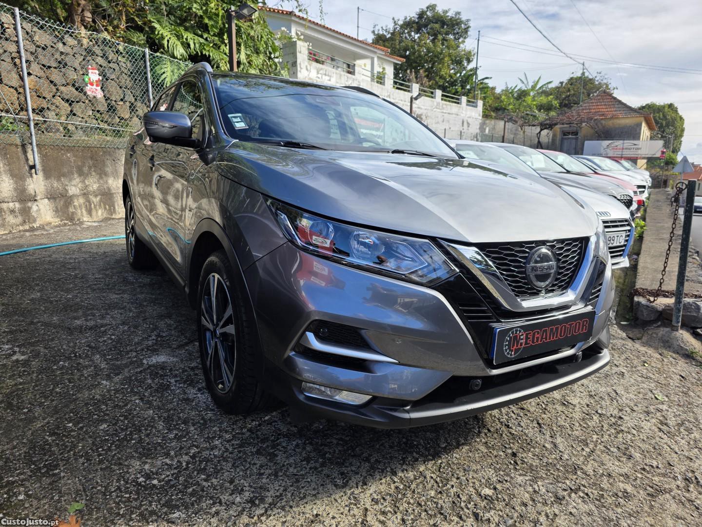Nissan Qashqai 1.5 dCi N-Connecta J18 - 19 — photo 2
