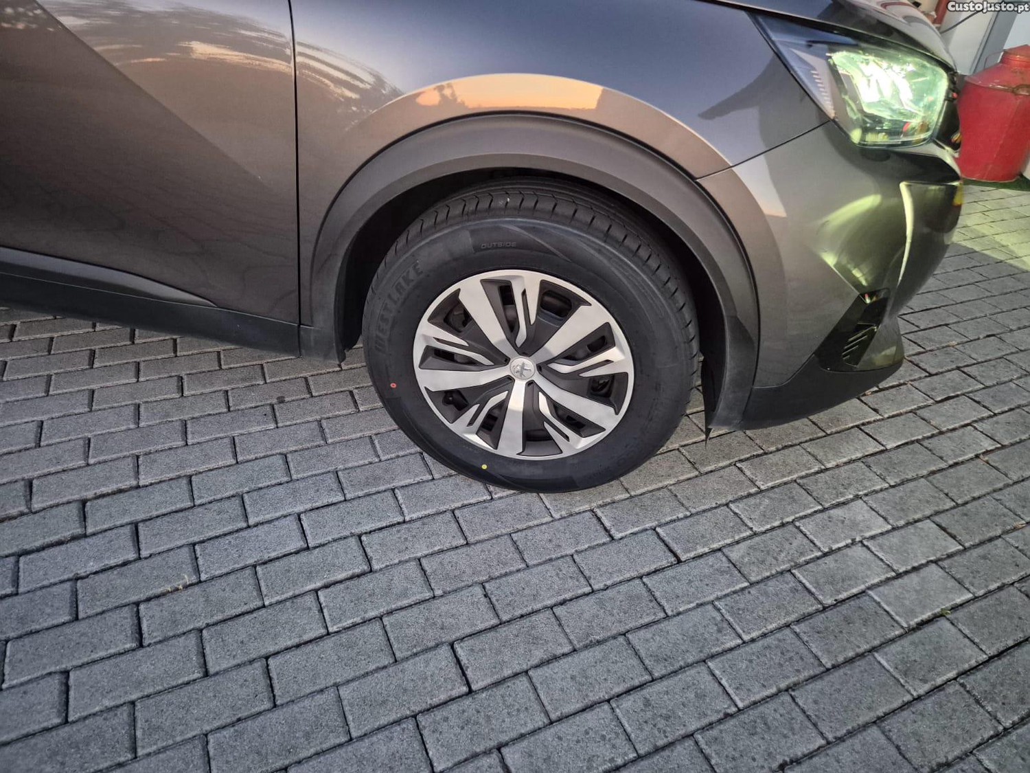 Peugeot 2008 1.2 PureTech — fotografia 5