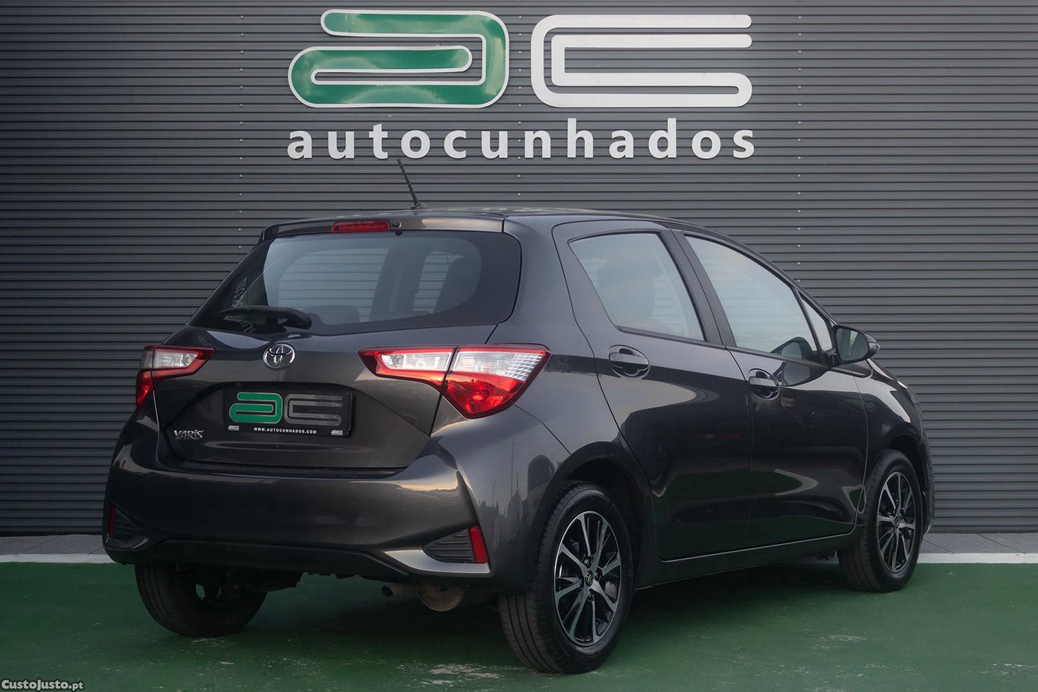 Toyota Yaris 1.0 VVT-i Comfort — fotografia 18