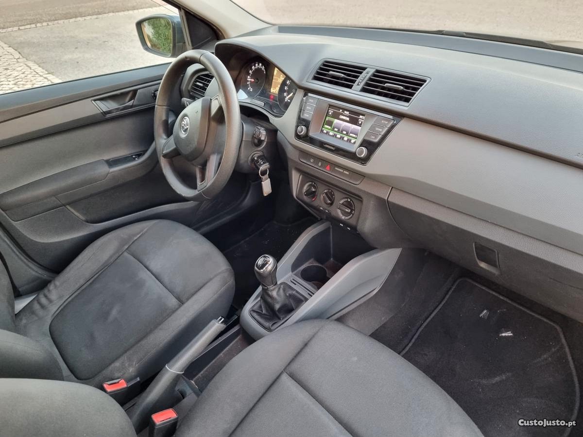 Skoda Fabia 1.4 Break Active — fotografia 6