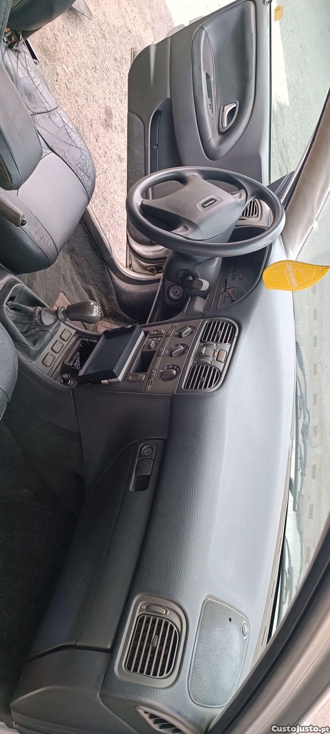 Volvo V40 1.6 gasolina - 99 — photo 4