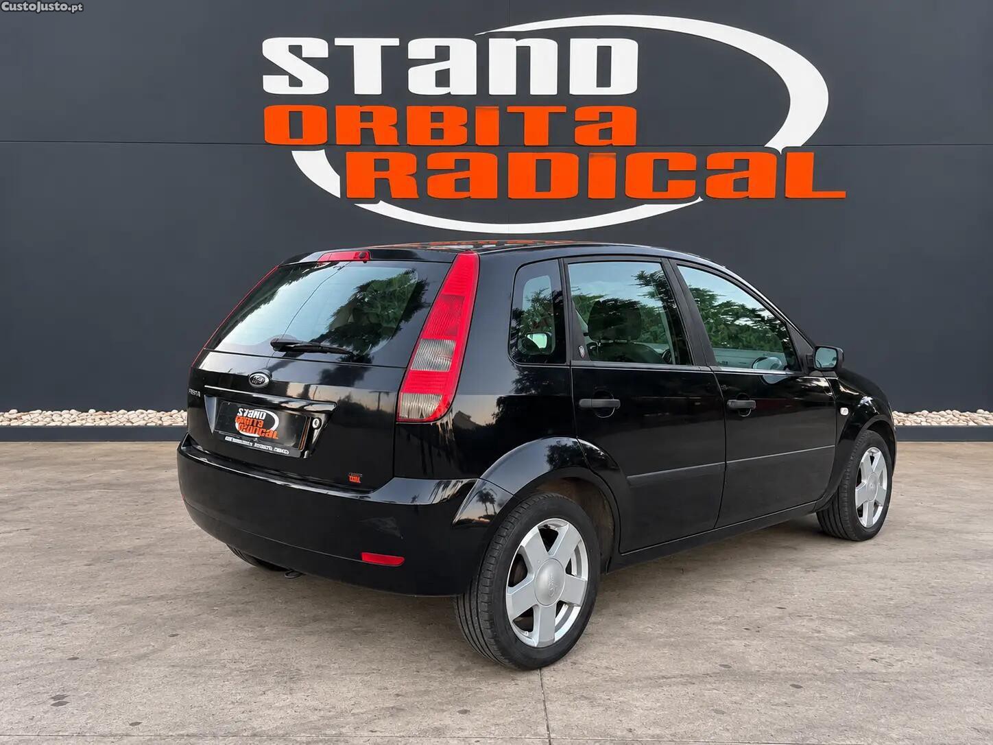 Ford Fiesta 1.25 Ambiente - 04 — photo 2