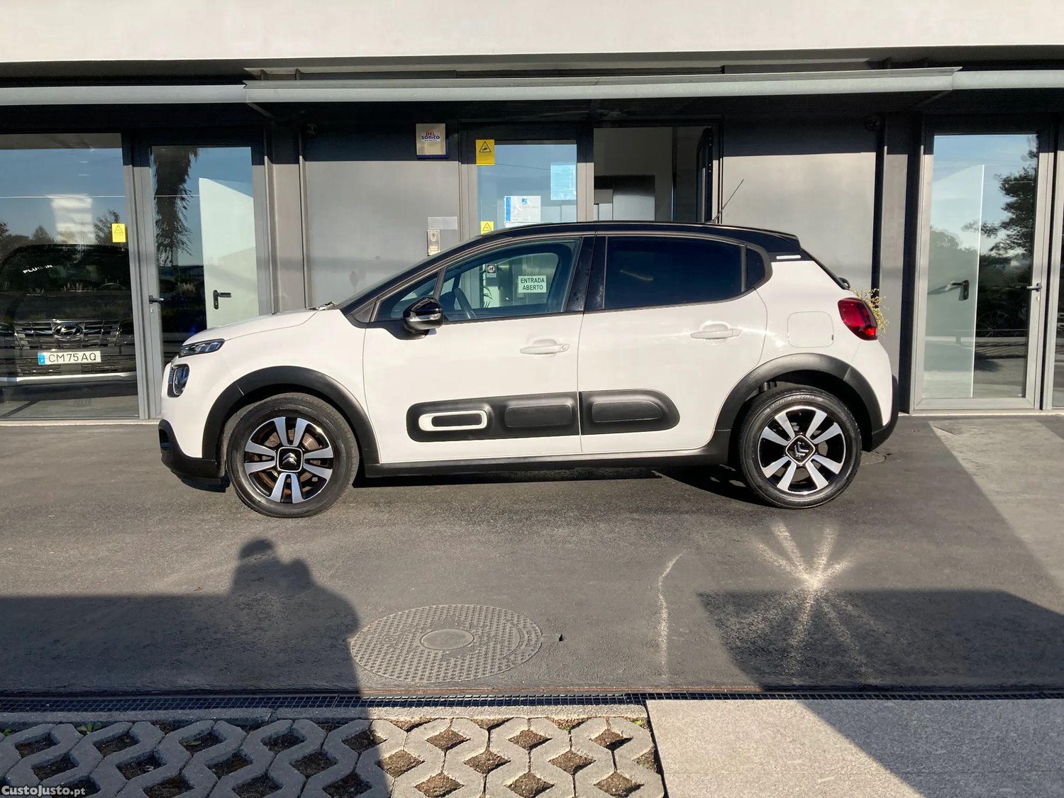 Citroën C3 Pure Tech S&S Shine - 22 — photo 5