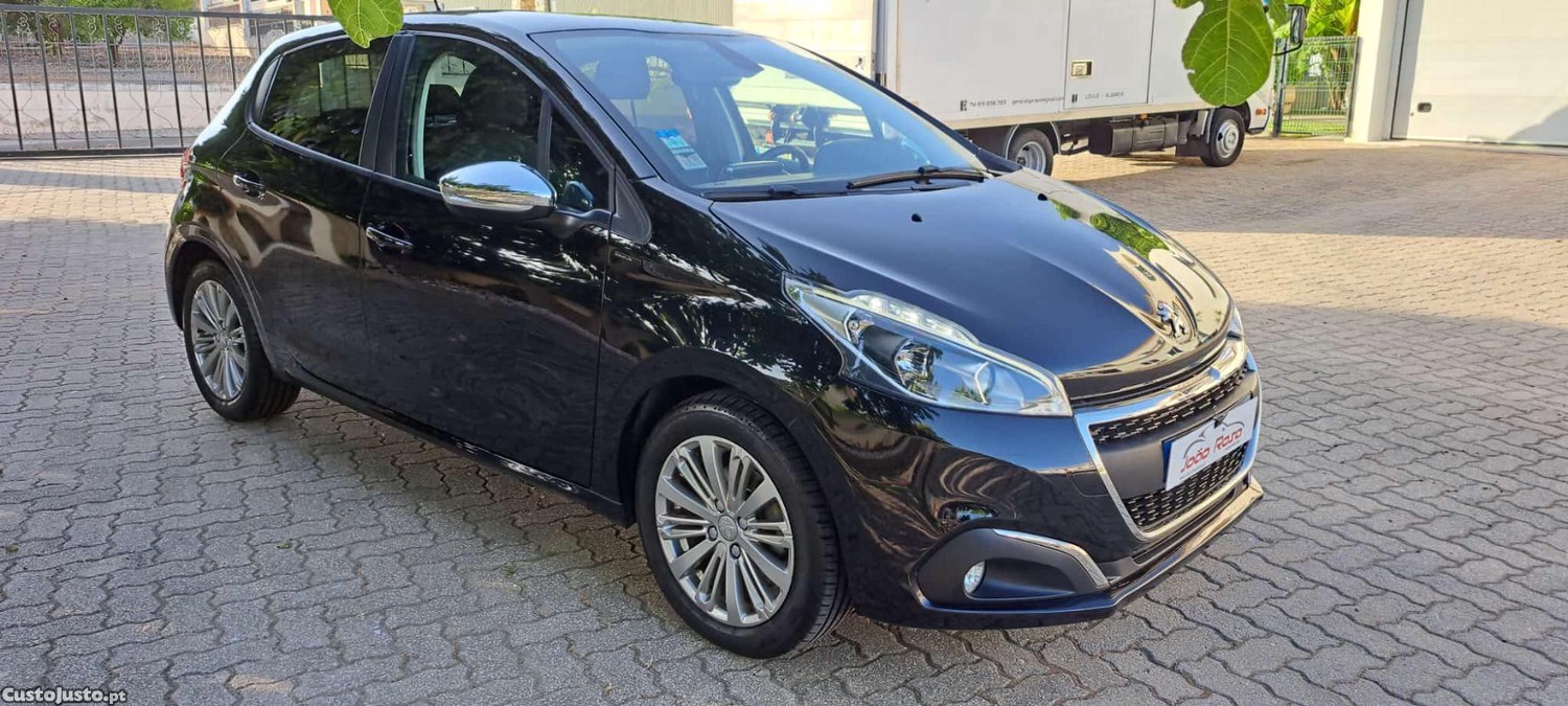 Peugeot 208 1.2 signature - 19 — photo 2