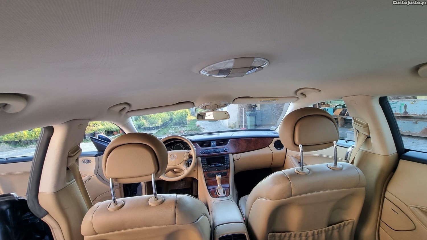 Mercedes-Benz CLS 350 sedan — fotografia 4