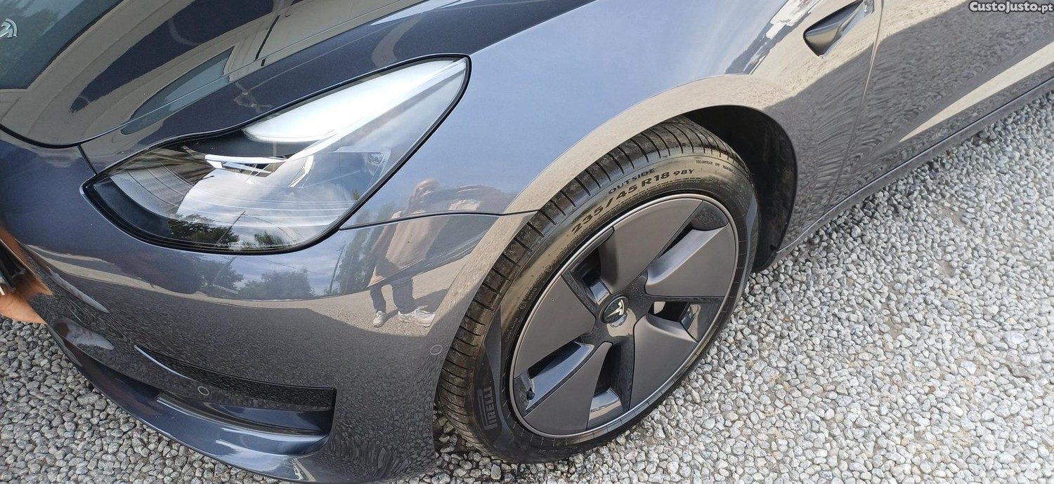 Tesla Model 3 standard Range Plus RWD — fotografia 8