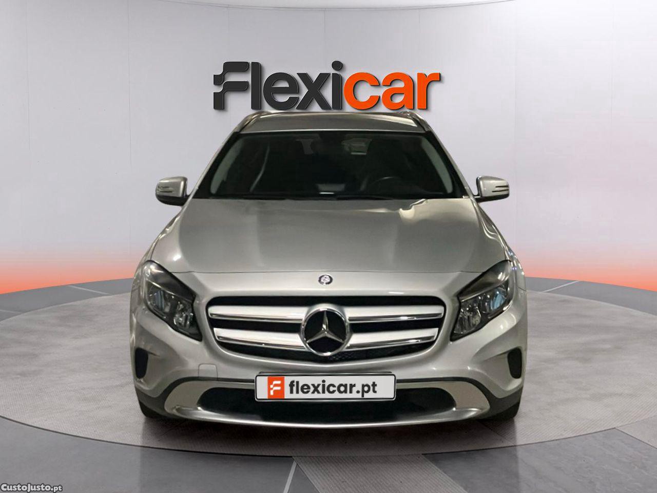 Mercedes-Benz GLA 180 CDI Urban — fotografia 16