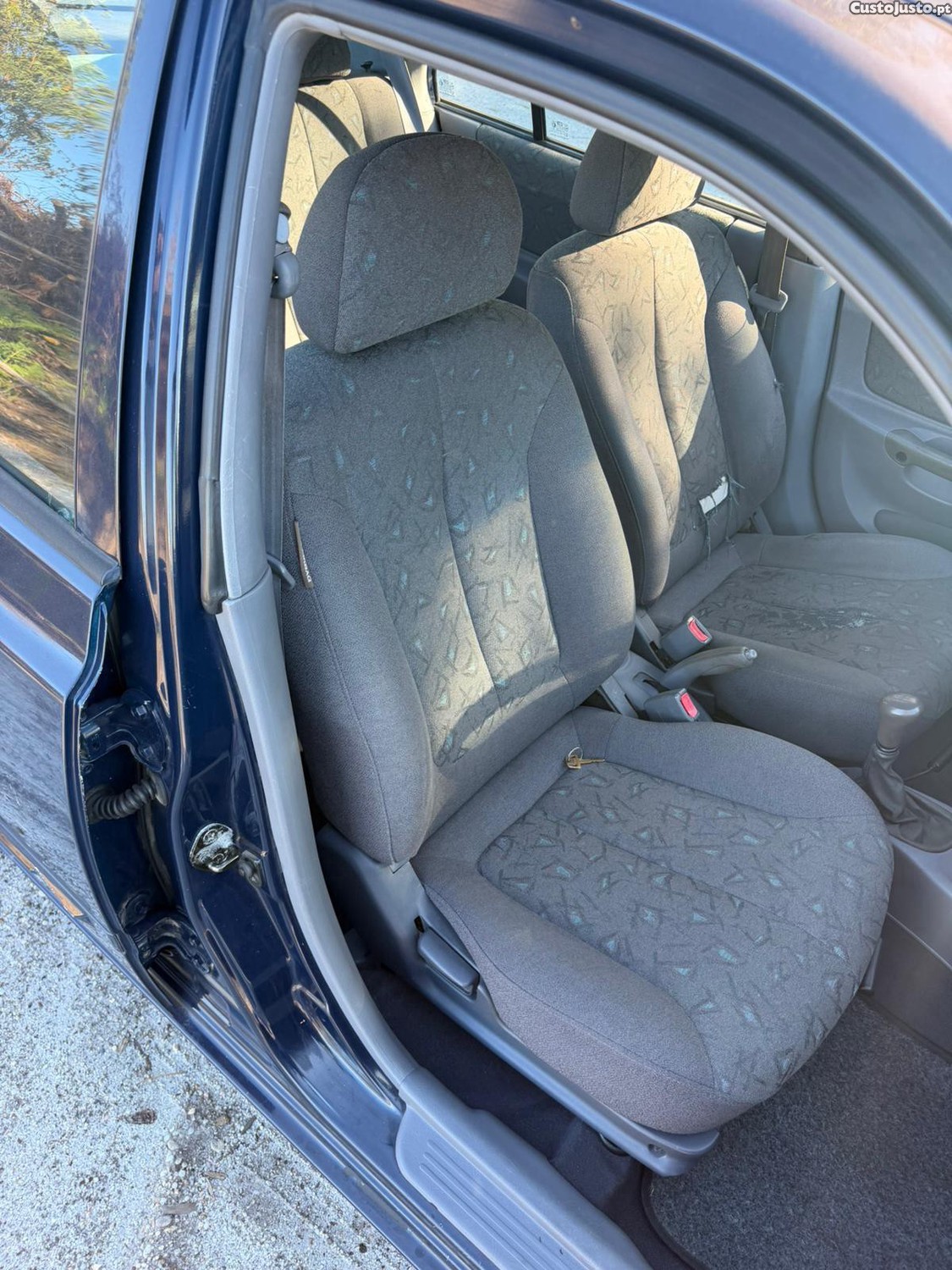 Hyundai Accent Accent - 02 — photo 4