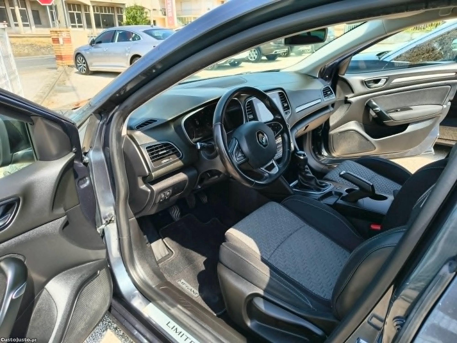 Renault Mégane 1.5 DCI LIMITED SW — fotografia 7