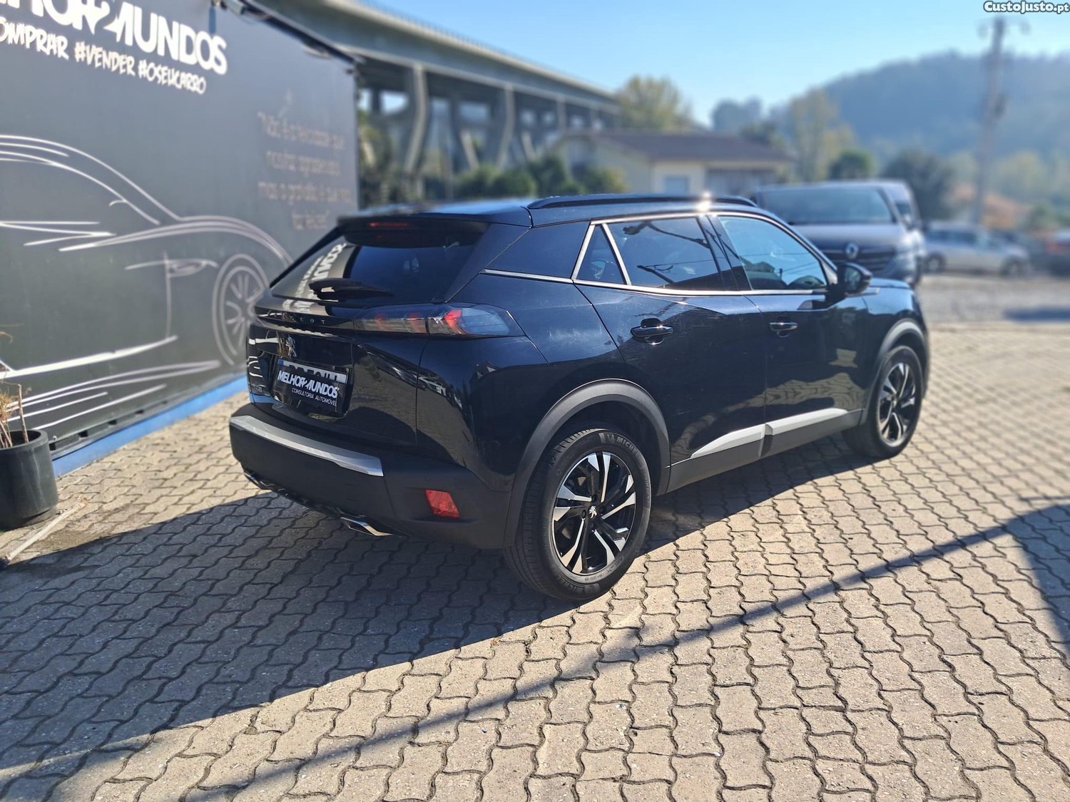 Peugeot 2008 1.2 PureTech Allure EAT8 - 21 — photo 4