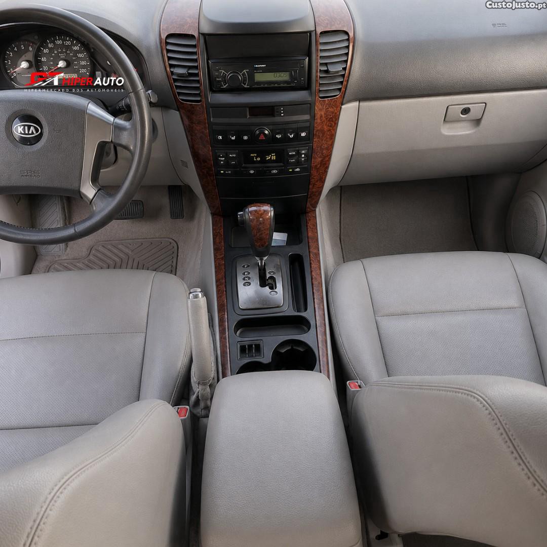 Kia Sorento 2.5 CRDi EX Confort A. — fotografia 4