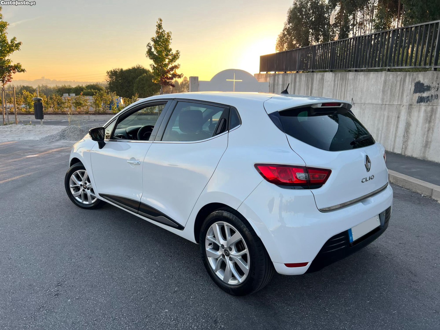Renault Clio Limited - 18 — photo 3