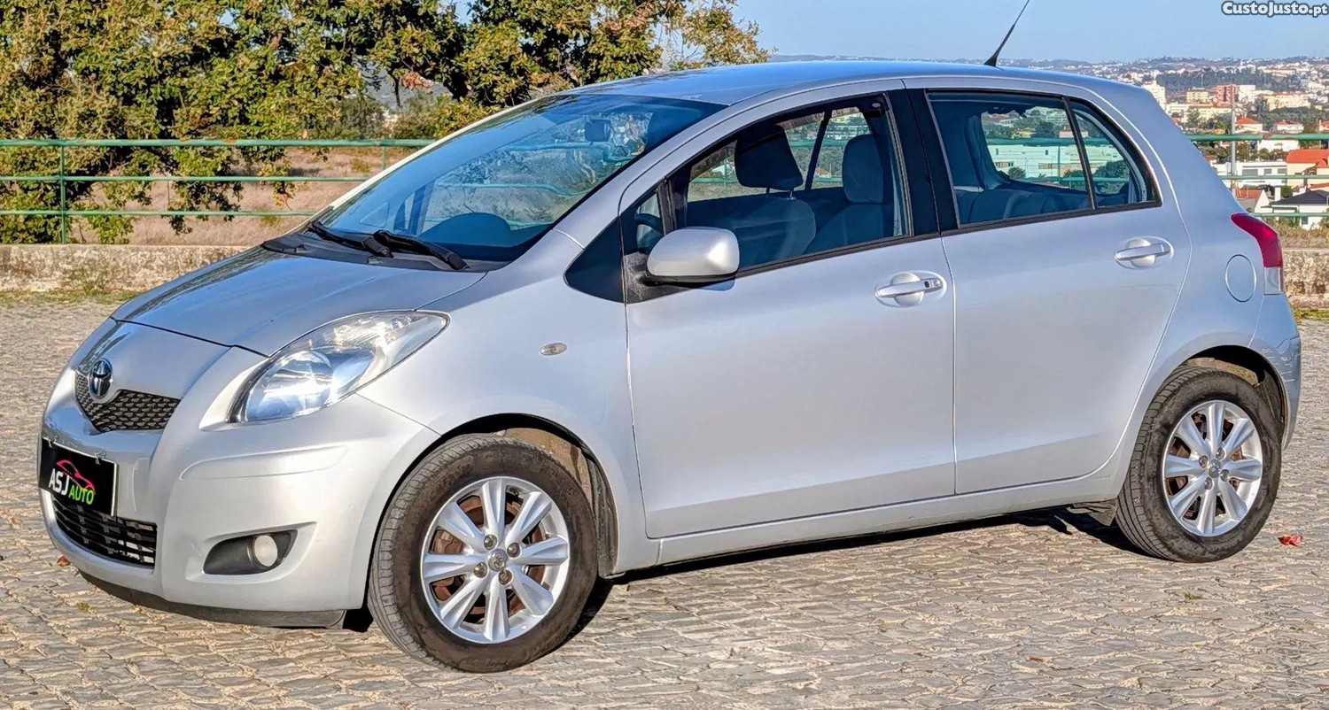 Toyota Yaris 1.0 vvt-i comfort - 09 — photo 5