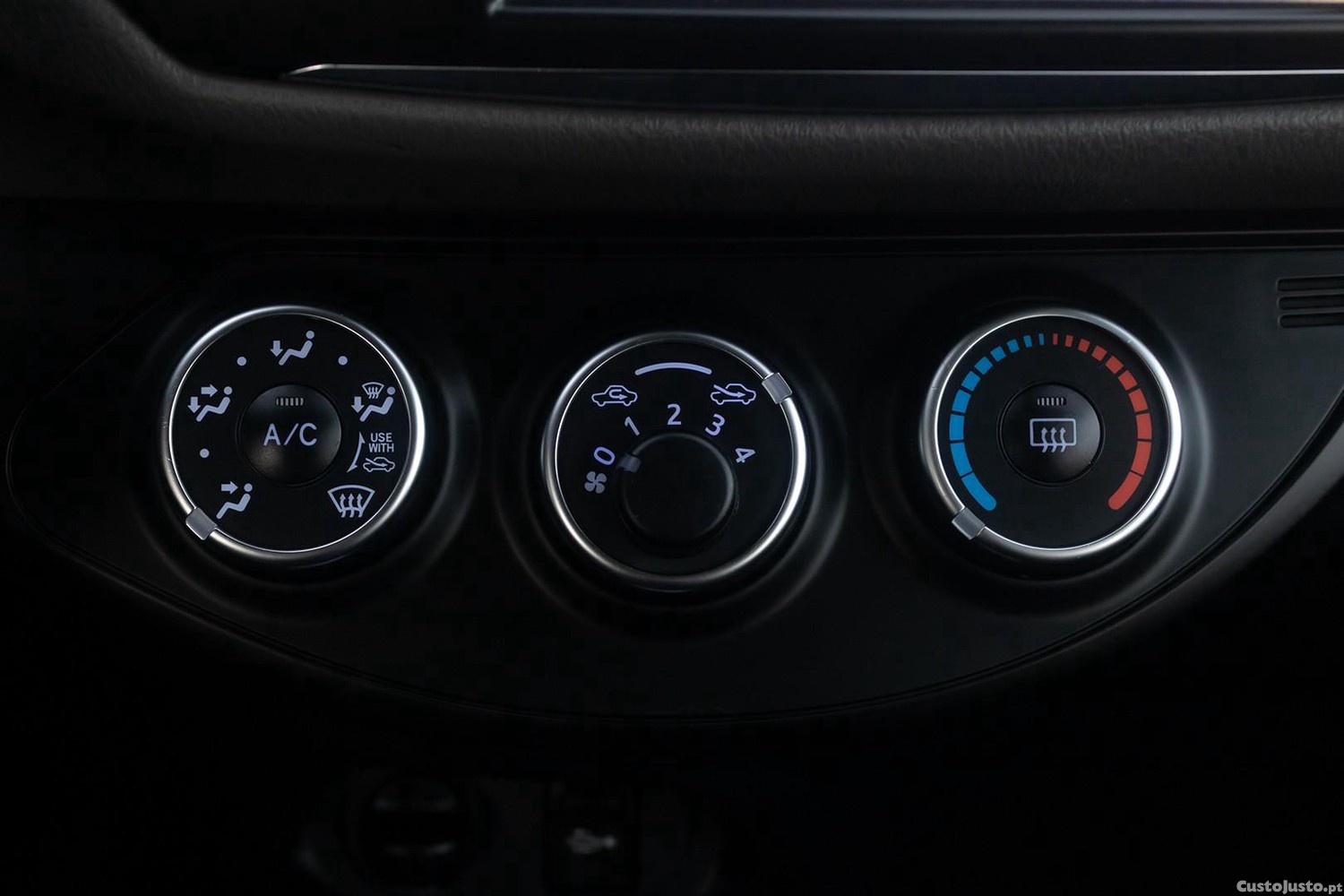 Toyota Yaris 1.0 VVT-i Comfort — fotografia 12
