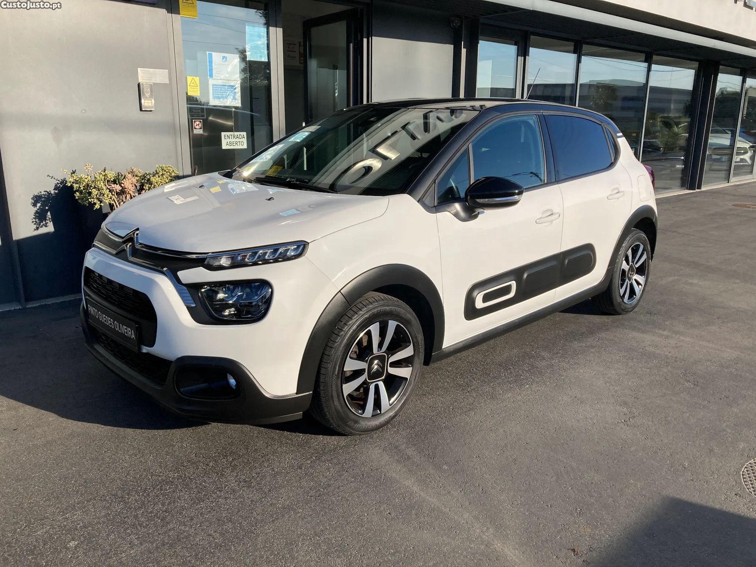 Citroën C3 Pure Tech S&S Shine - 22 — photo 3