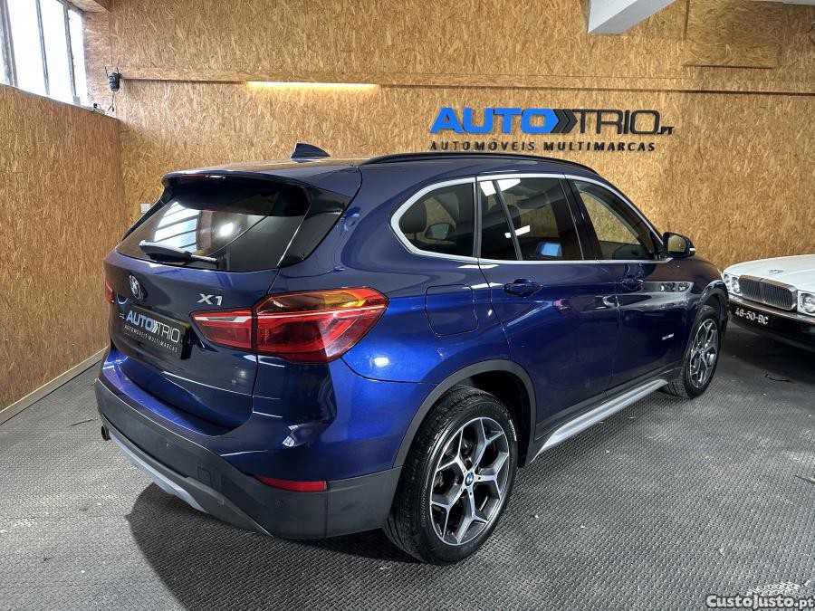 BMW X1 18 d sDrive Advantag — fotografia 19