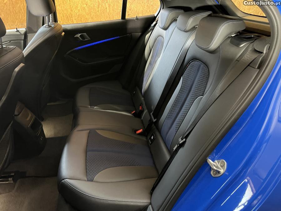 BMW 116 d Pack Desportivo M — fotografia 7