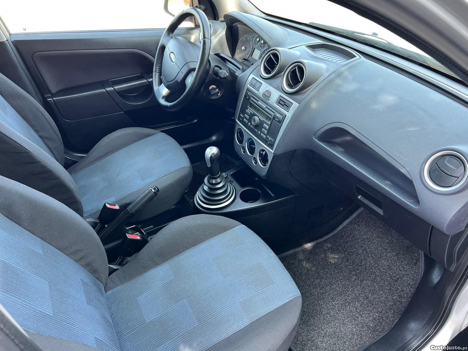 Ford Fiesta 1.4 tdci — fotografia 3