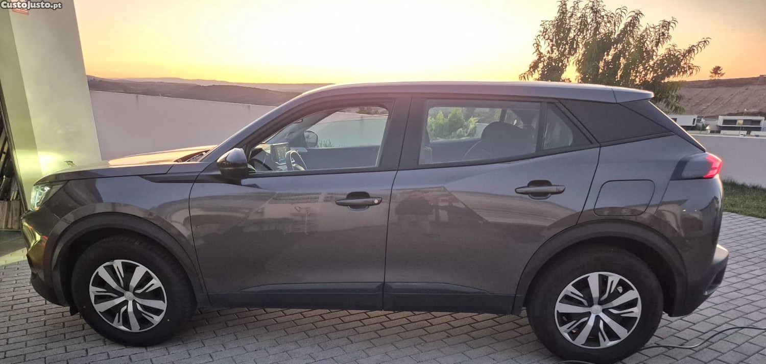 Peugeot 2008 1.2 PureTech — fotografia 11