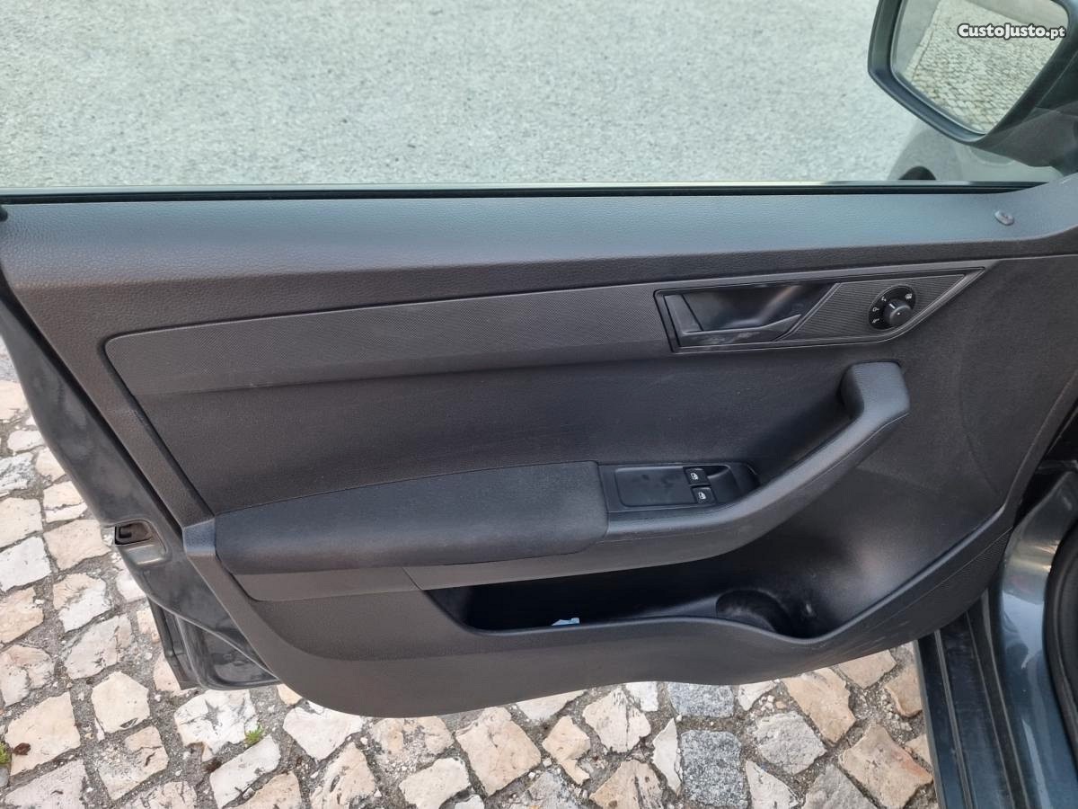 Skoda Fabia 1.4 Break Active — fotografia 2
