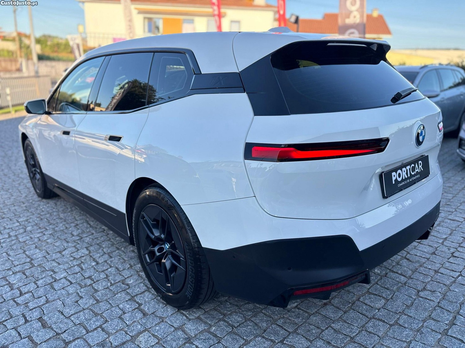 BMW iX xDrive 40 — fotografia 16