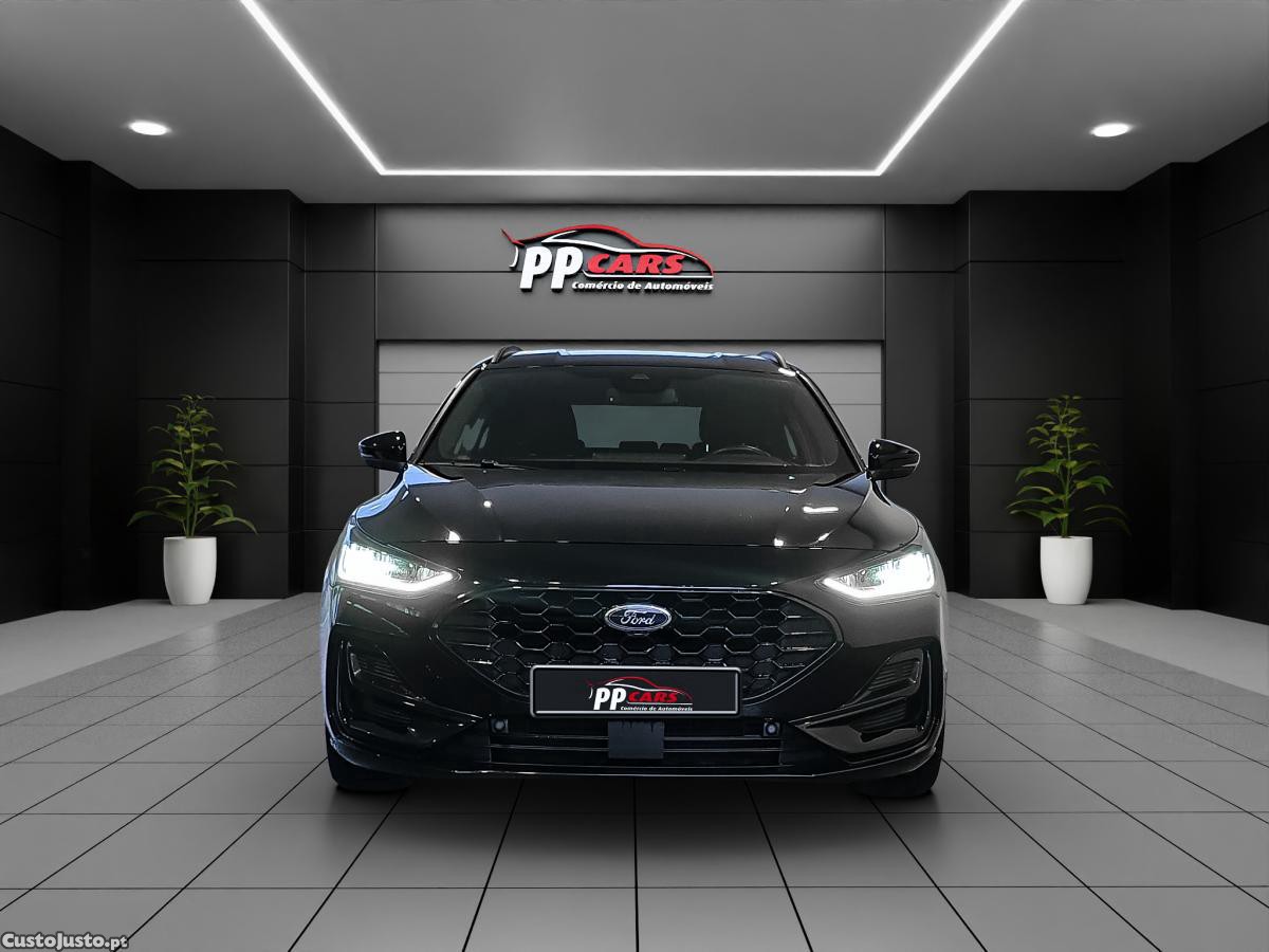 Ford Focus 1.0 EcoBoost MHEV ST — fotografia 10