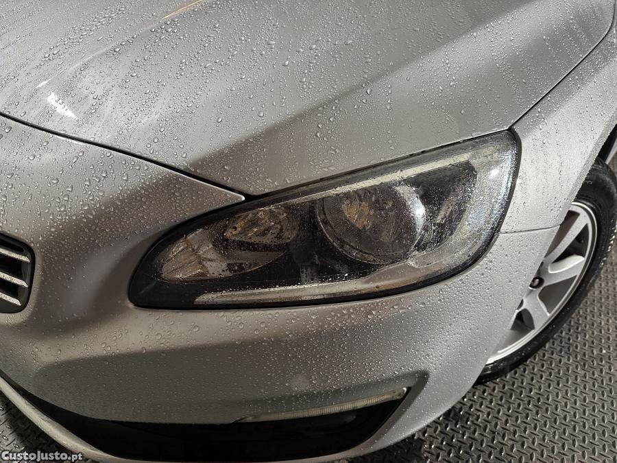 Volvo V60 1.6 D2 Momentum Eco — photo 5