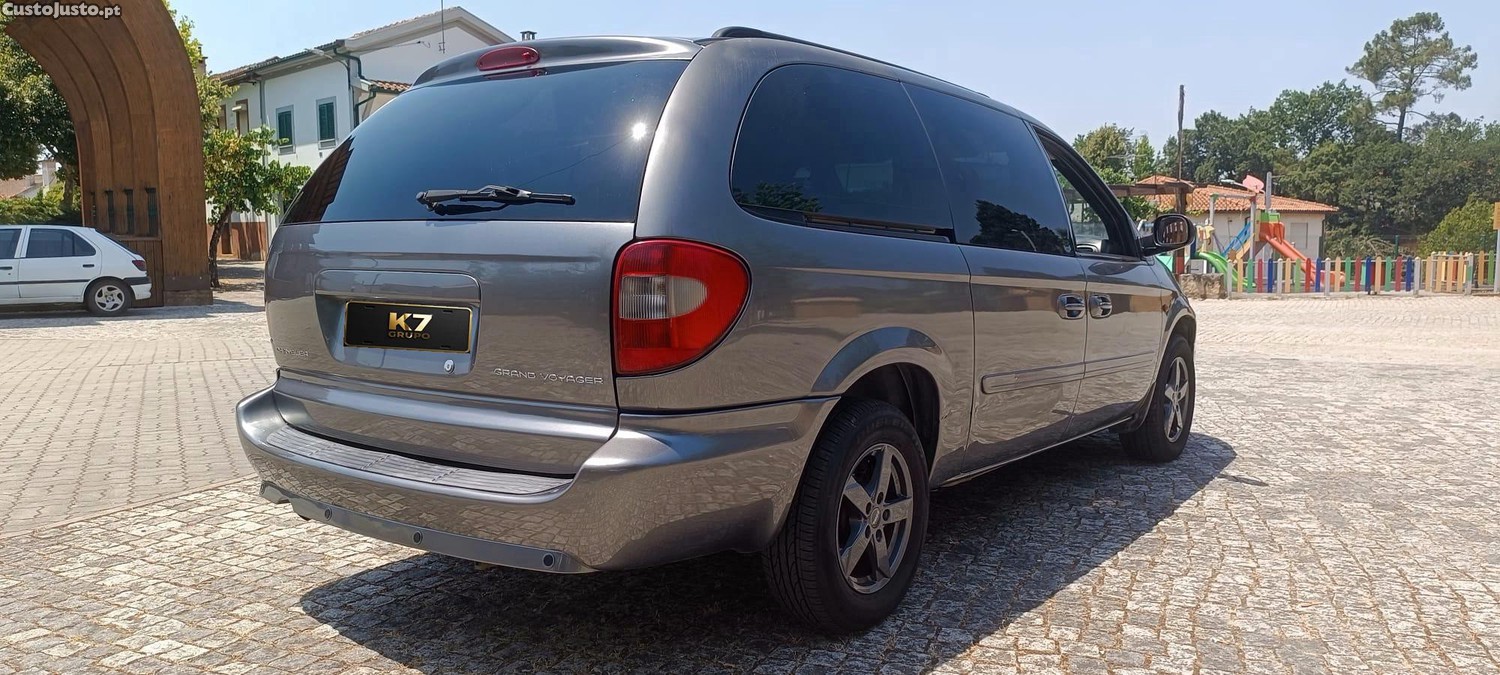 Chrysler Grand Voyager Limited 2.8 CRD Auto — fotografia 5