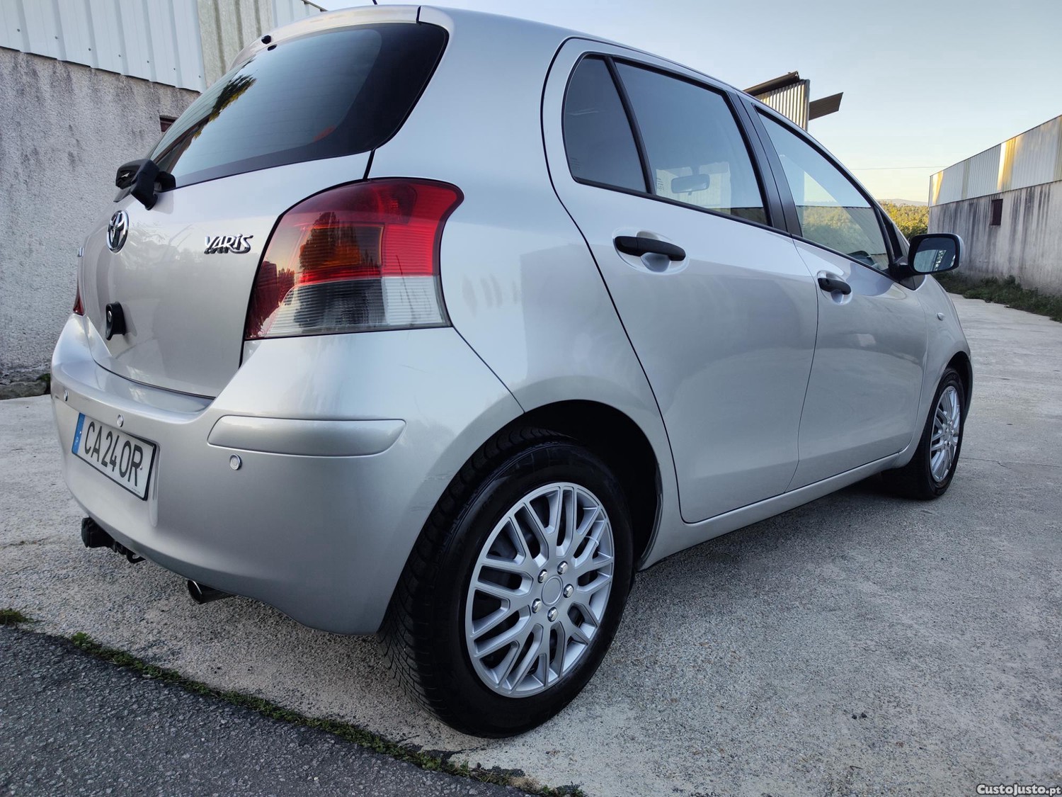 Toyota Yaris 1.33vvti 16v - 101cv - Caixa 6 vel. — fotografia 10