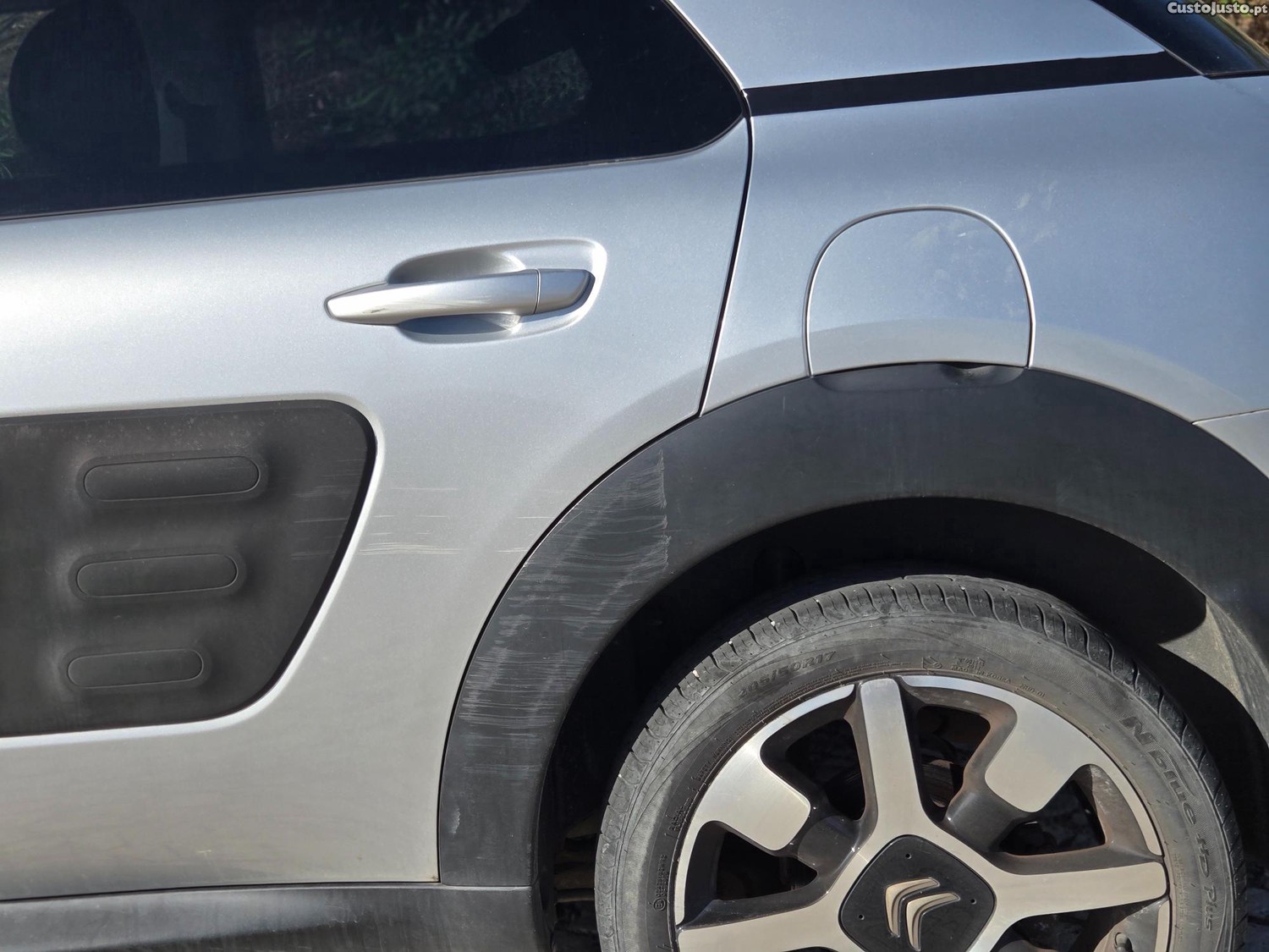 Citroën C4 Cactus - 18 — photo 5