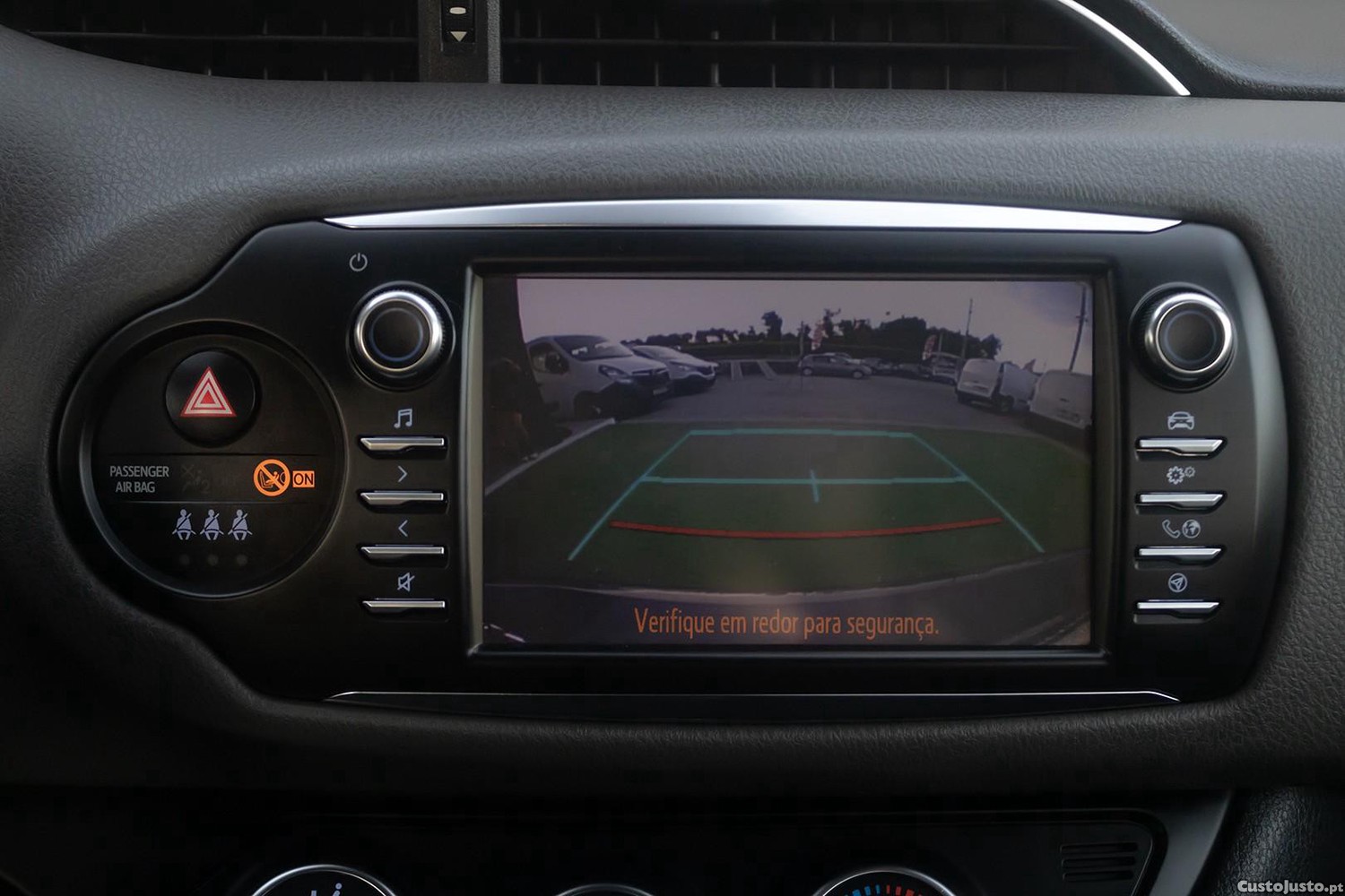 Toyota Yaris 1.0 VVT-i Comfort — fotografia 13