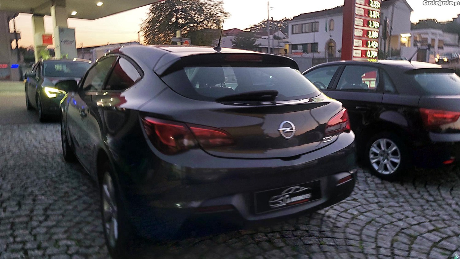 Opel Astra J GTC 1.7 CDTI 130CV  muito novo Aceito retoma - 13 — photo 2