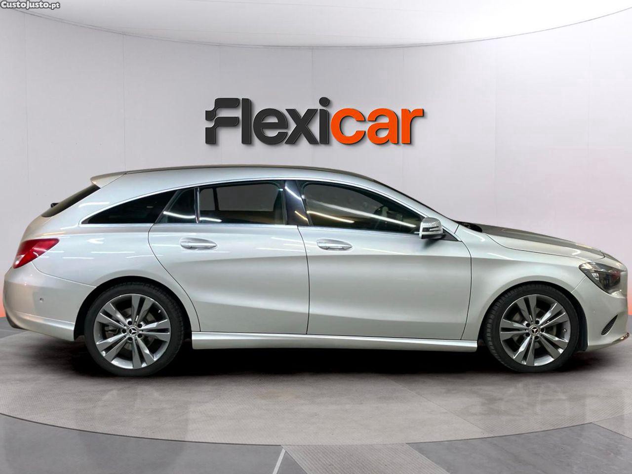 Mercedes-Benz CLA 180 d Shooting Brake Urban — fotografia 17