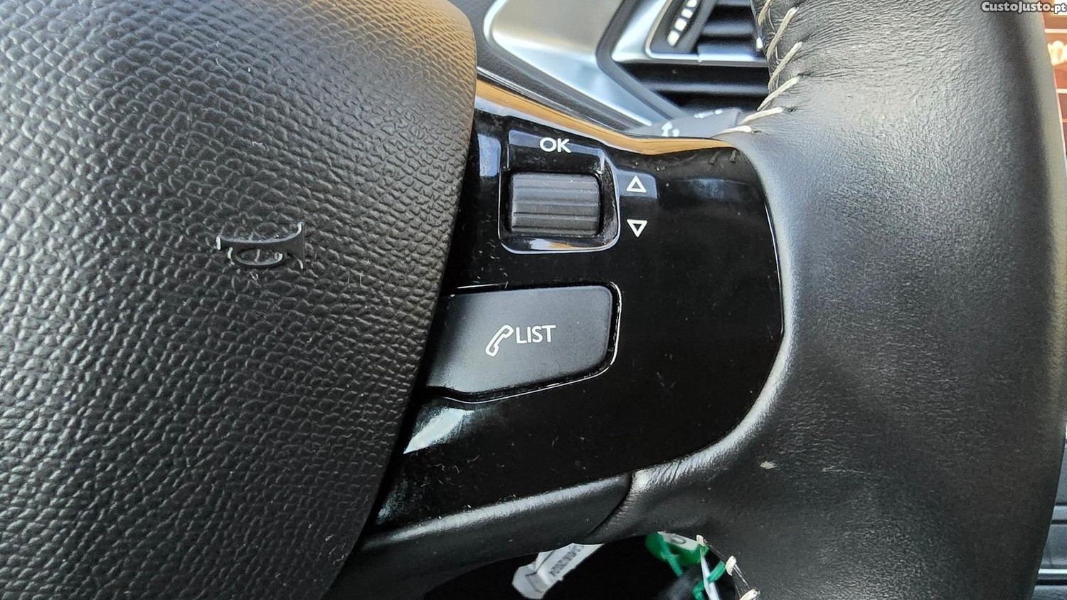 Peugeot 308 1.5 BlueHDi Allure — fotografia 15