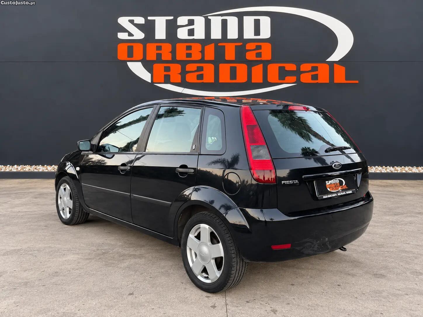 Ford Fiesta 1.25 Ambiente - 04 — photo 4